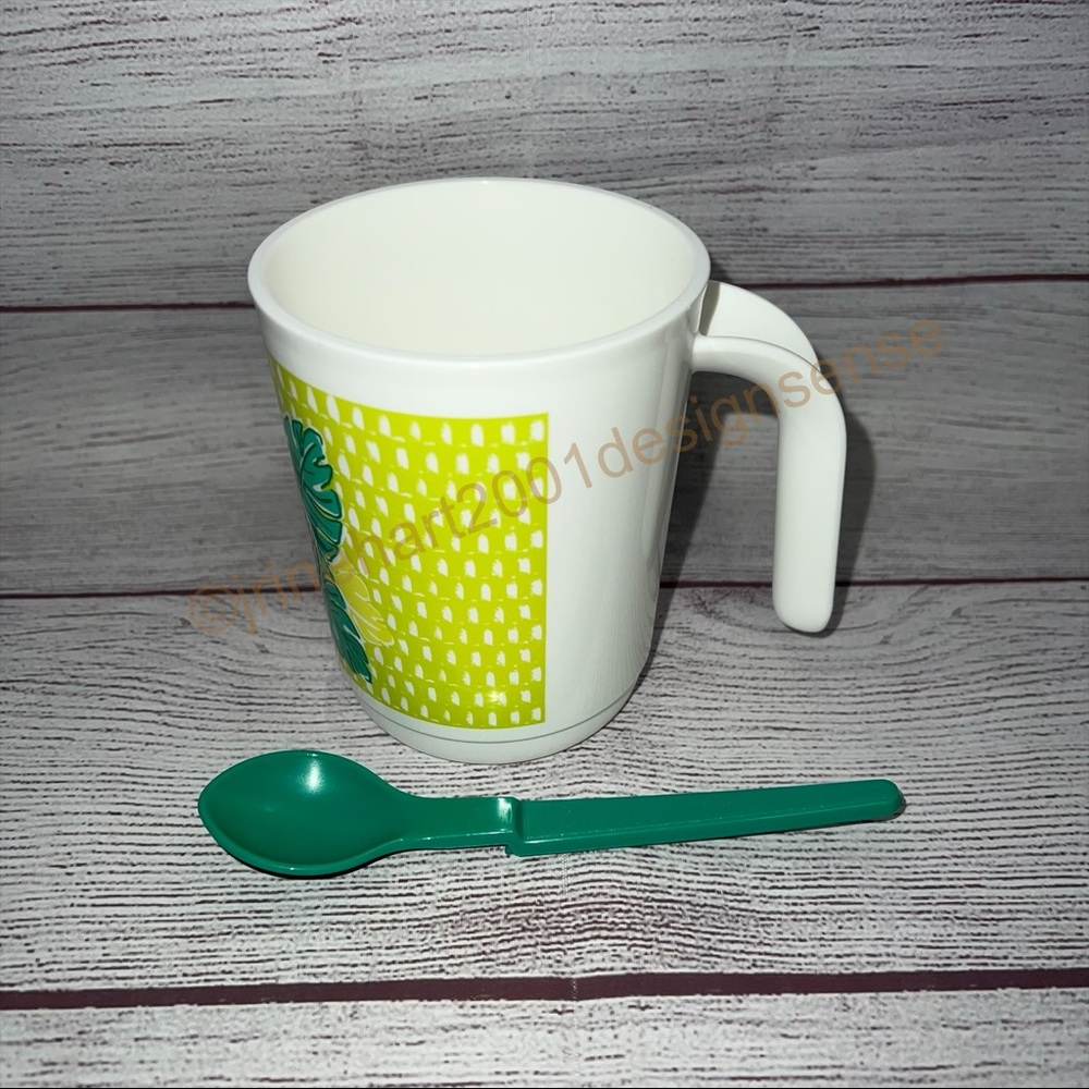 New Tupperware 7686 11oz Pineapple Mug w/ Hang On Spoon 1208 - Picture 2 of 3